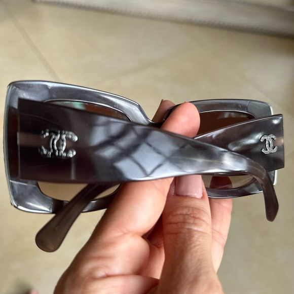 CHANEL RECTANGLE SUNGLASSES - Picture 12 of 17